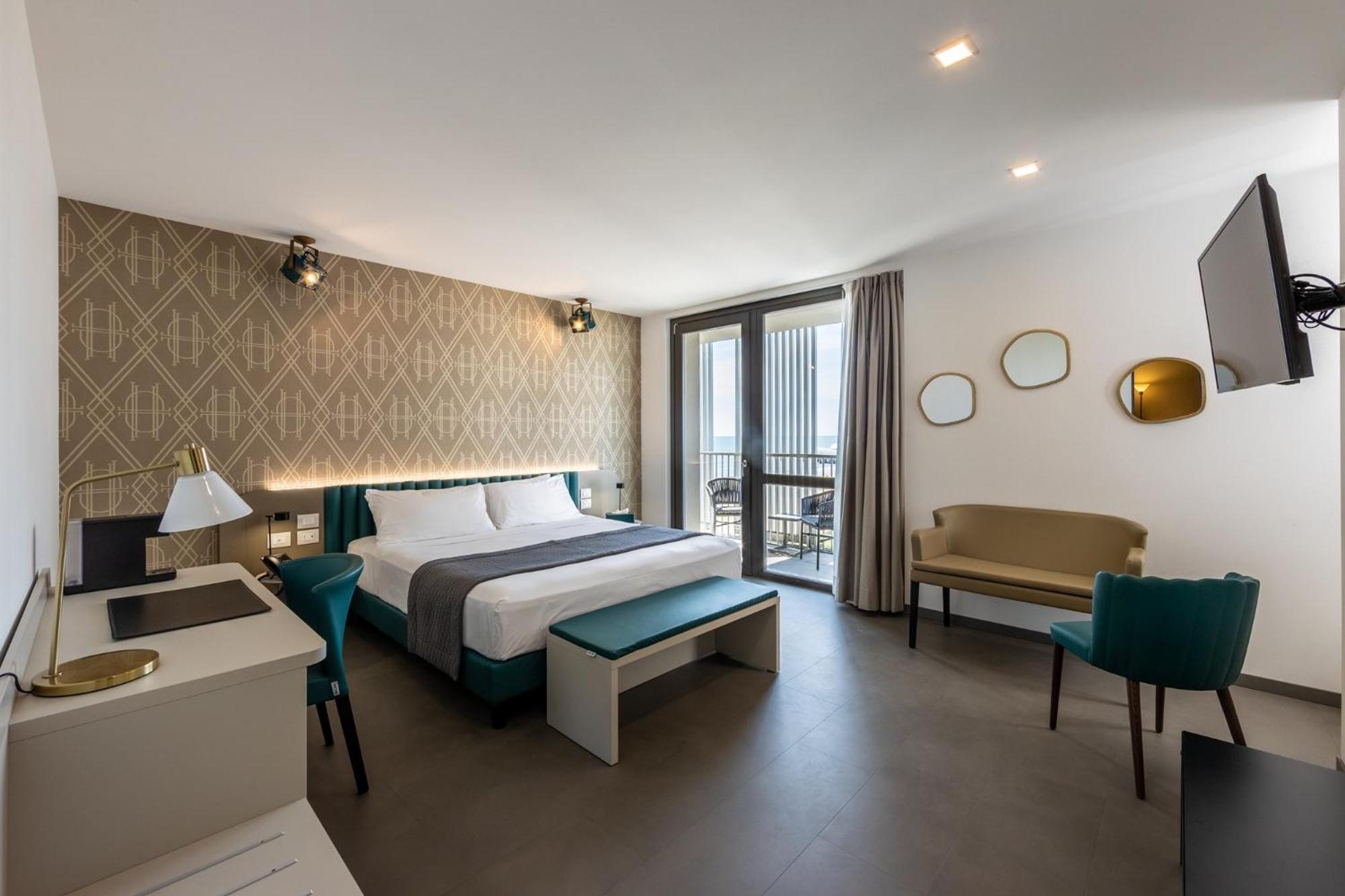 Diva Hotel Lignano - Adults Only Lignano Sabbiadoro Exterior photo