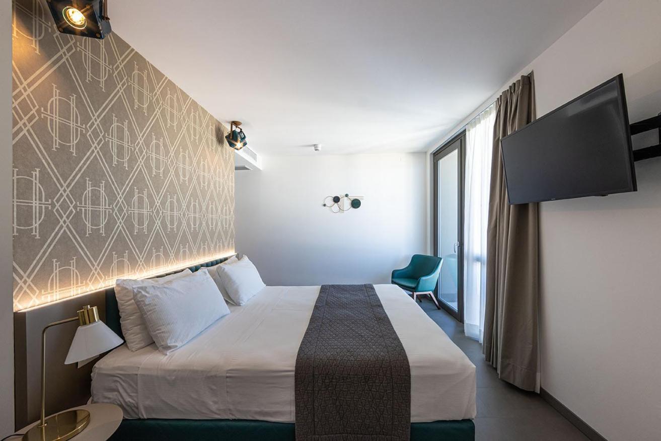 Diva Hotel Lignano - Adults Only Lignano Sabbiadoro Exterior photo